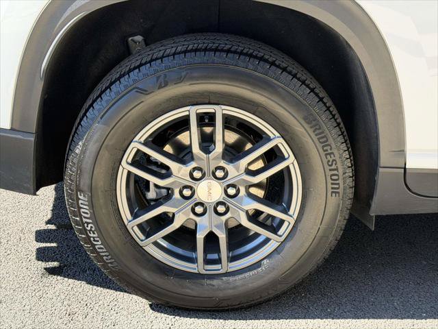 Used 2026 GMC Acadia Elevation FWD image 8