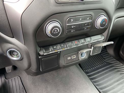 Used 2022 Chevrolet Silverado 1500 Custom image 14