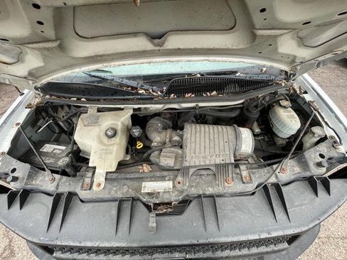 Used 2004 Chevrolet Express 2500 image 42