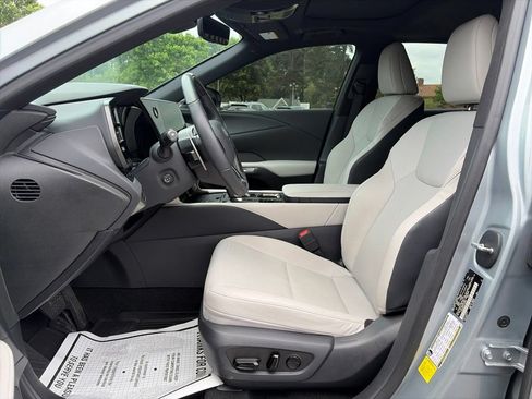 Used 2023 Lexus RX 350 Premium w/ Accessory Package AWD/4WD image 10