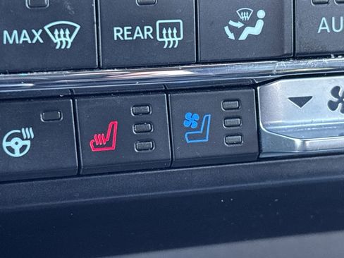 Used 2021 Ford F150 Lariat w/ Equipment Group 502A High image 24