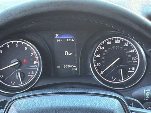 Used 2023 Toyota Camry SE image 16