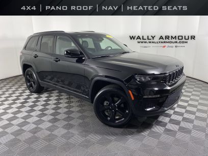 Used 2024 Jeep Grand Cherokee Limited w/ Black Appearance Package