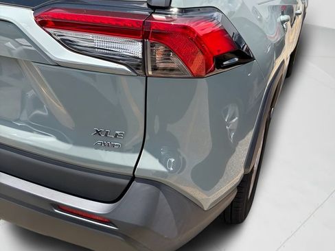Used 2021 Toyota RAV4 XLE w/ Convenience Package AWD/4WD image 10