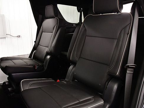 Used 2025 Chevrolet Tahoe Premier AWD/4WD image 26