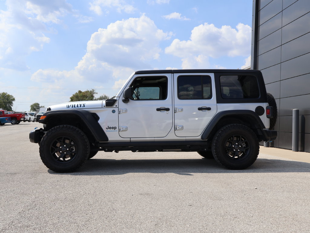 Used 2024 Jeep Wrangler Unlimited AWD/4WD image 2