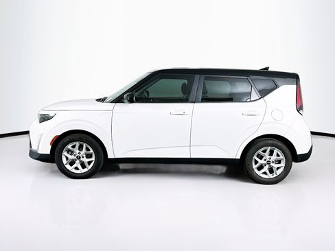 Used 2023 Kia Soul S FWD image 4