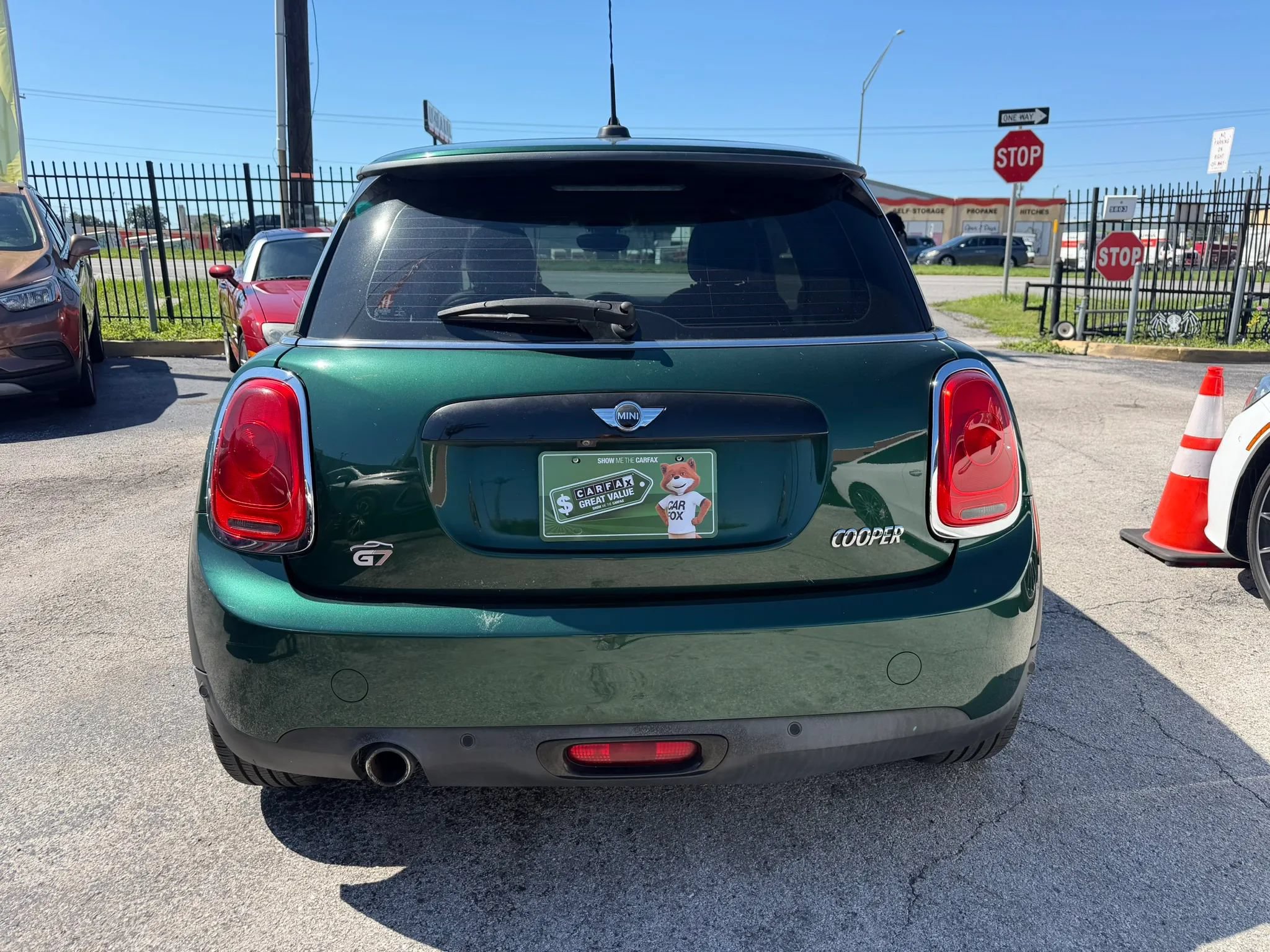 Used 2018 MINI Cooper 2-Door Hardtop w/ Premium Package FWD image 5