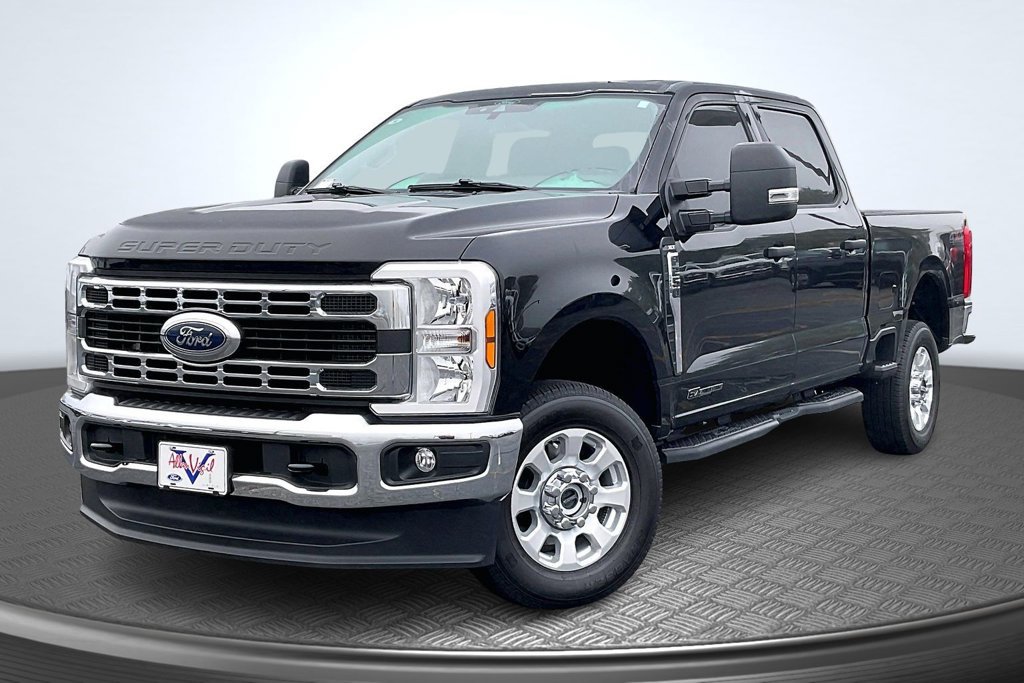 Used 2024 Ford F250 XLT AWD/4WD image 3