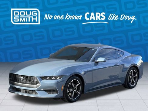 Used 2025 Ford Mustang Coupe image 2