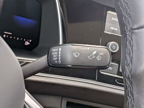 Certified 2023 Volkswagen Jetta SE FWD image 33