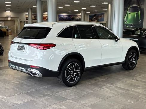 Used 2026 Mercedes-Benz GLC 300 image 4