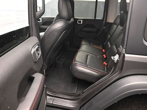 Used 2022 Jeep Wrangler Unlimited Rubicon w/ LED Lighting Group AWD/4WD image 21