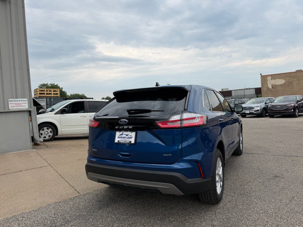 Used 2024 Ford Edge SEL w/ Convenience Package AWD/4WD image 4