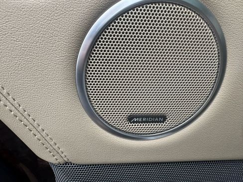 Used 2019 Land Rover Range Rover HSE image 17