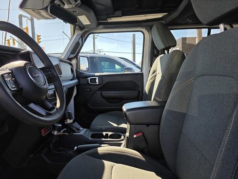 Used 2024 Jeep Wrangler Willys image 6