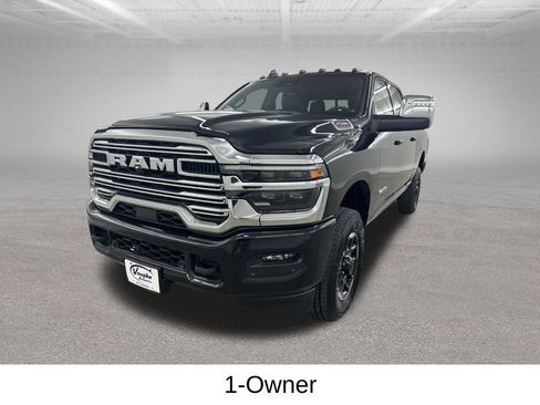 Used 2026 RAM 2500 Laramie AWD/4WD image 7