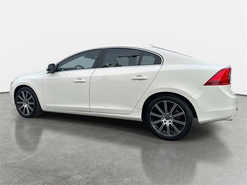 Used 2017 Volvo S60 T5 Inscription Platinum w/ Climate Package image 3