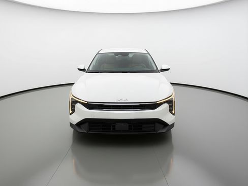 Used 2025 Kia K4 LXS image 2