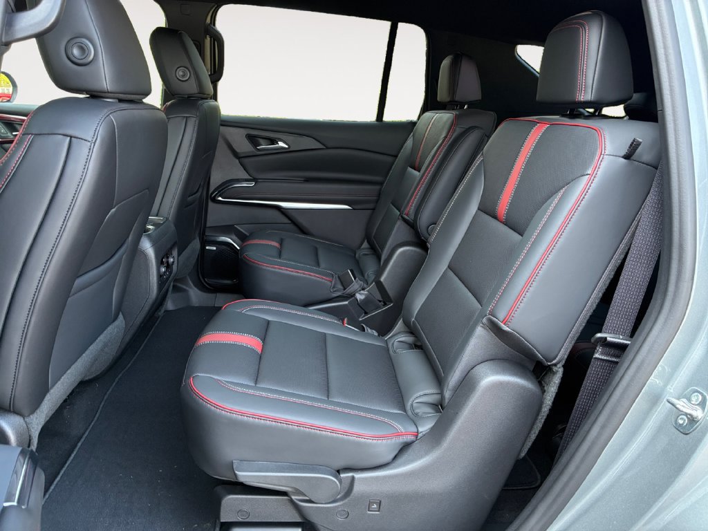 New 2027 Chevrolet Traverse RS FWD image 13