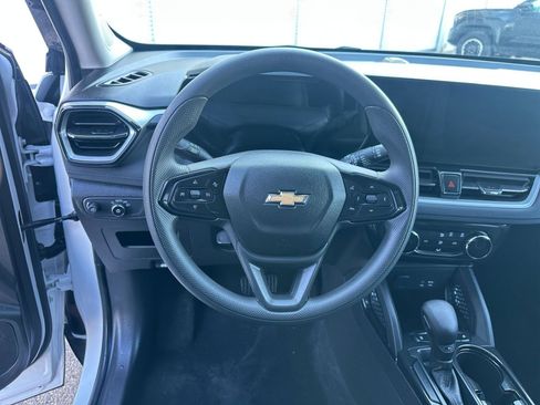 Used 2025 Chevrolet TrailBlazer LT image 28