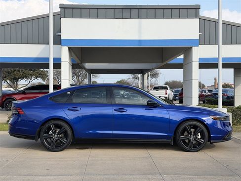 Used 2024 Honda Accord Sport image 3