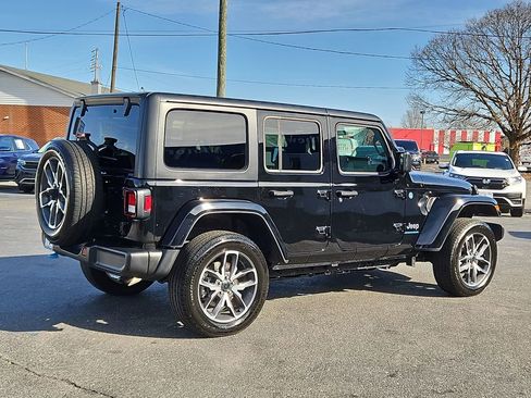 Used 2024 Jeep Wrangler Unlimited w/ Convenience Group image 7