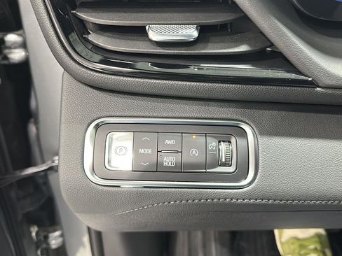 Used 2025 Buick Enclave Avenir w/ Super Cruise Package AWD/4WD image 14