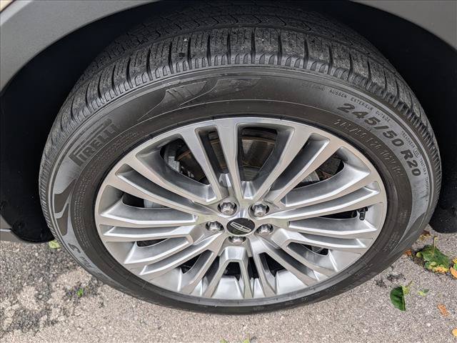 Used 2018 Lincoln MKX Reserve w/ Driver Assistance Package FWD image 9