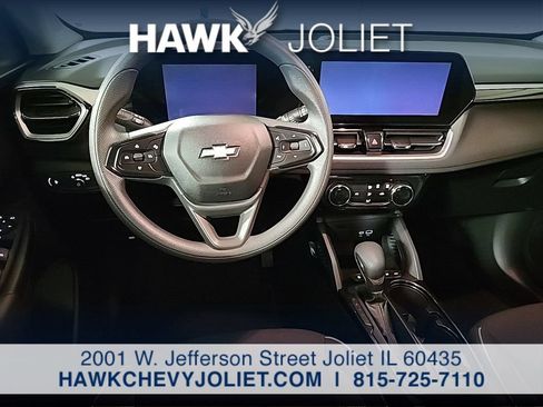 Used 2025 Chevrolet TrailBlazer LT AWD/4WD image 13