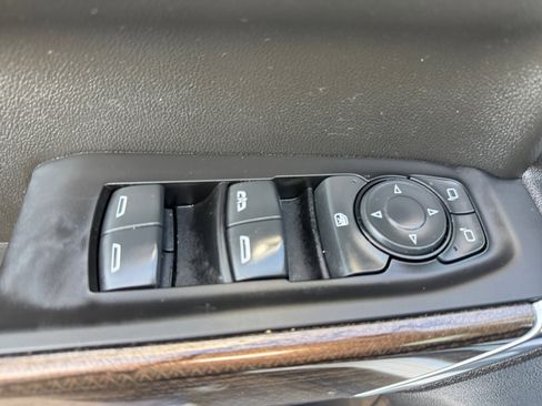 Used 2022 Chevrolet Silverado 1500 LT w/ Z71 Off-Road Package image 13