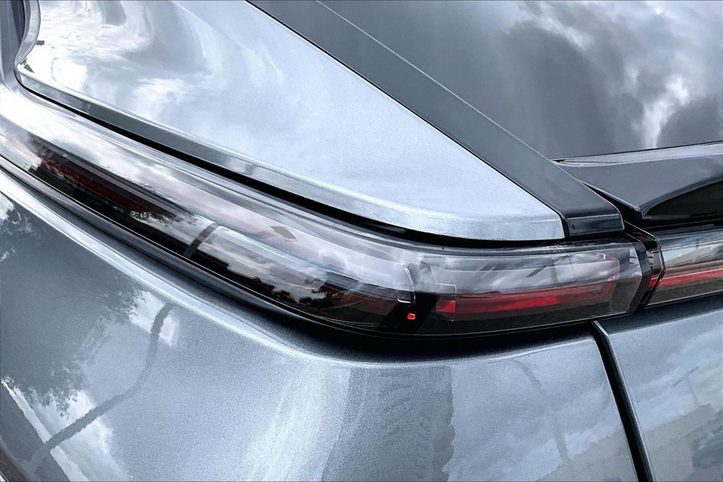 Used 2023 Cadillac Lyriq 2WD image 32