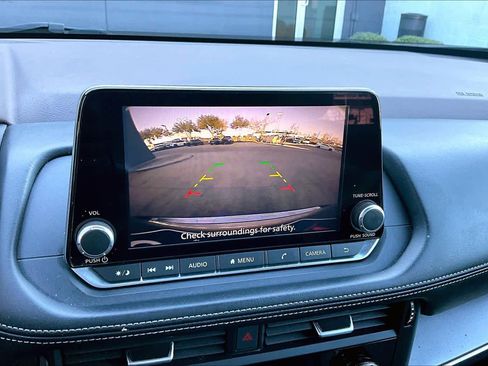 Certified 2023 Nissan Rogue SV image 26