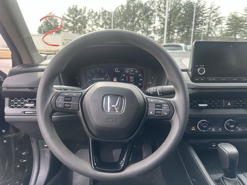 Used 2025 Honda Accord SE image 6