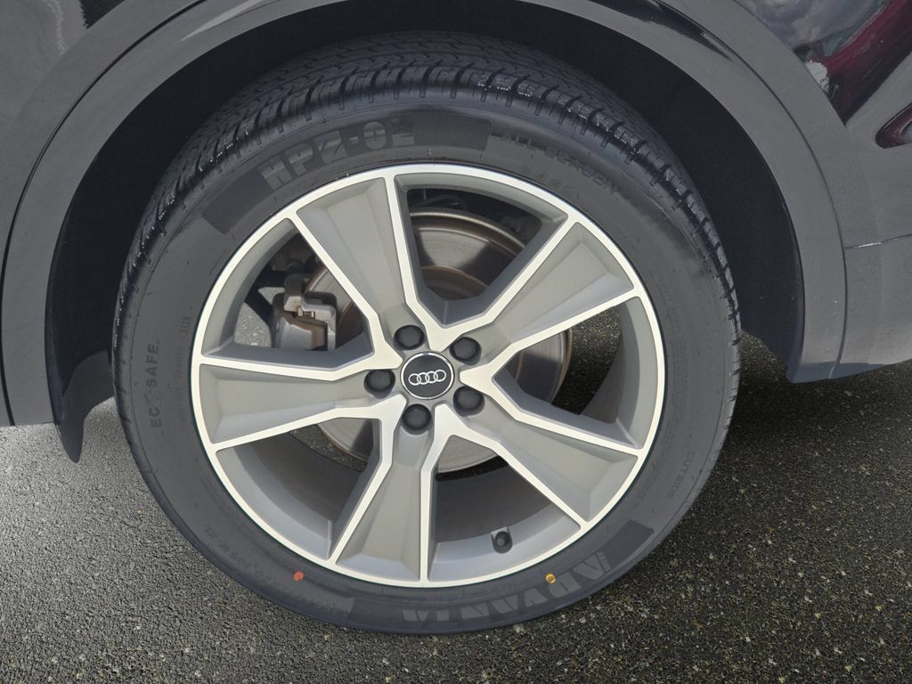Used 2020 Audi Q5 Premium Plus w/ Premium Plus Package AWD/4WD image 33