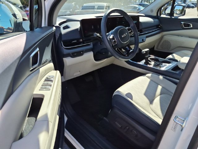 Used 2026 Kia Carnival EX FWD image 13