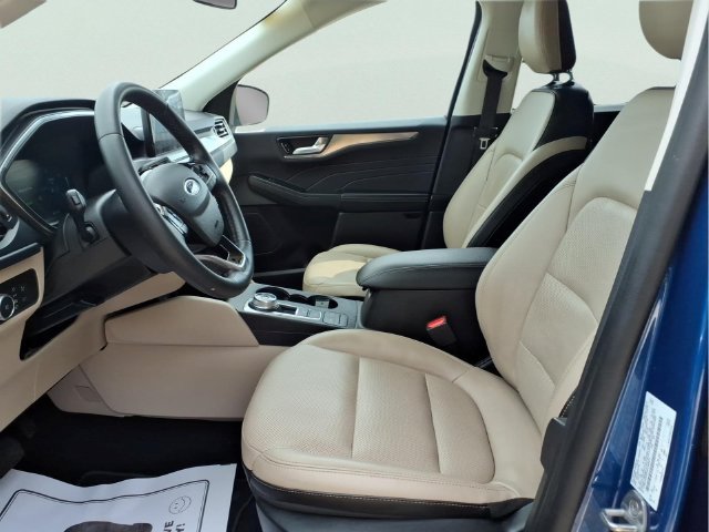 Used 2022 Ford Escape Titanium FWD image 12