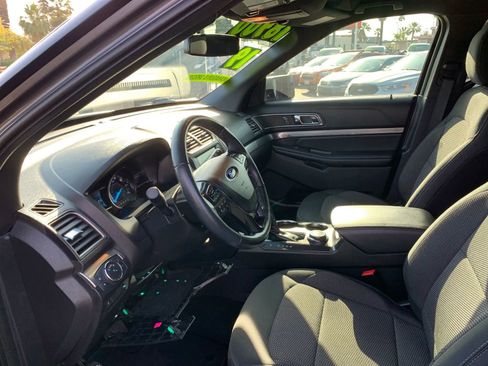 Used 2019 Ford Explorer XLT w/ Equipment Group 201A AWD/4WD image 7