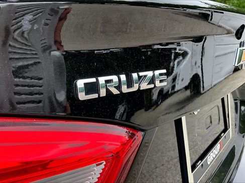 Used 2018 Chevrolet Cruze LS FWD image 10