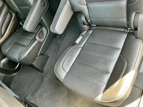 Used 2019 GMC Yukon XL Denali w/ Denali Ultimate Package image 29