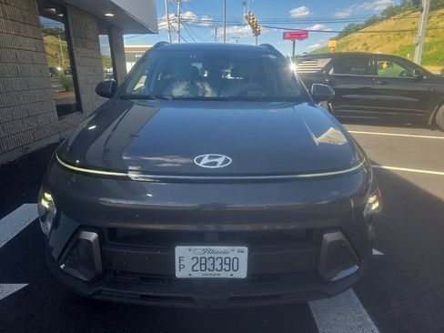 Used 2025 Hyundai Kona SEL FWD image 2