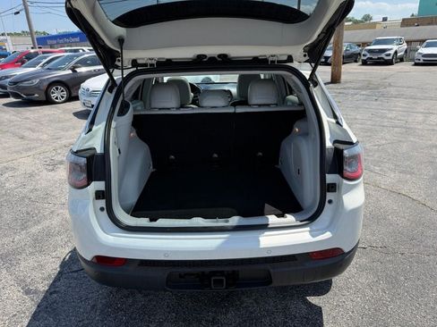 Used 2018 Jeep Compass Limited w/ Navigation Group AWD/4WD image 8