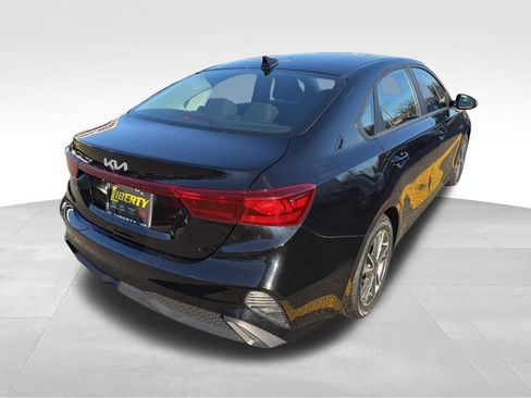 Used 2023 Kia Forte LXS w/ LXS Technology Package image 7