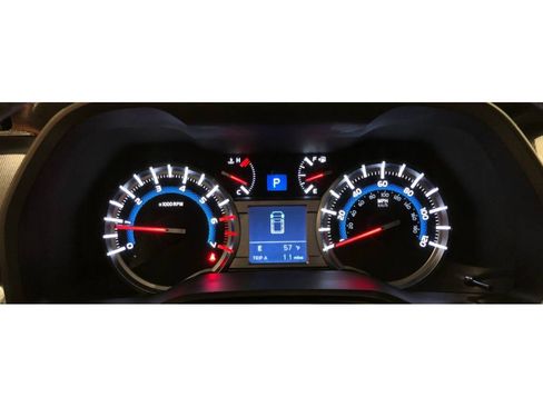 Used 2018 Toyota 4Runner SR5 Premium image 27