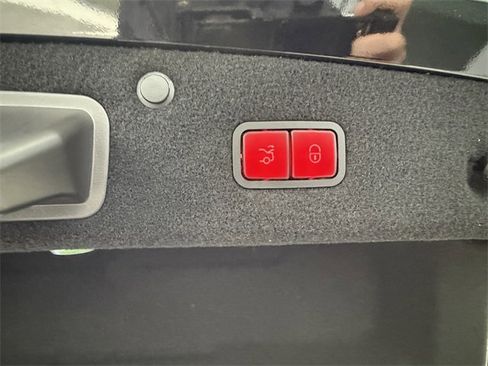 Used 2019 Mercedes-Benz S 560 4MATIC Coupe w/ AMG Line Exterior image 33