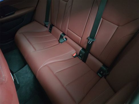 Used 2023 BMW i4 eDrive35 w/ Premium Package image 17