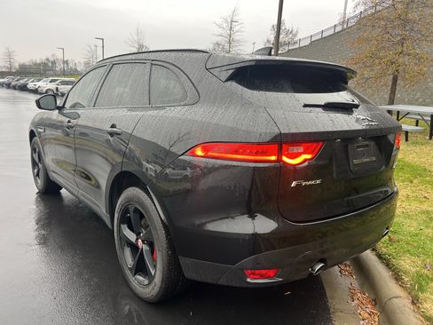 Used 2019 Jaguar F-PACE Premium image 5