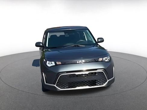 Used 2025 Kia Soul LX w/ LX Technology Package FWD image 15