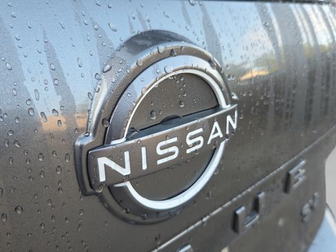 Used 2024 Nissan Rogue SV FWD image 28