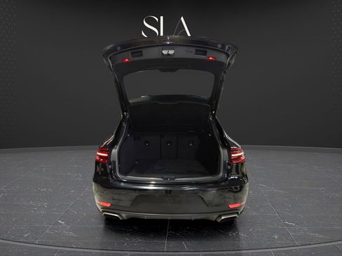 Used 2018 Porsche Macan Sport Edition image 8